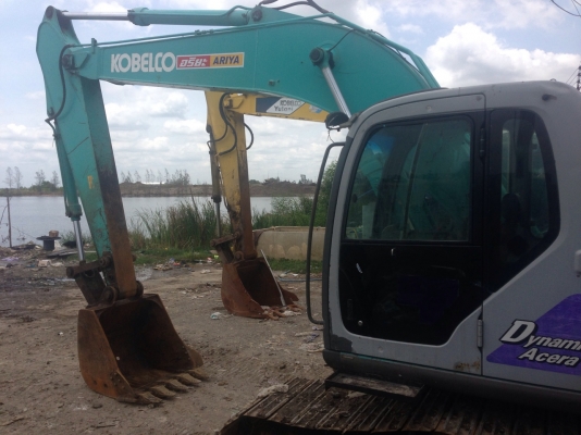 ขายแม๊กโครKOBELCO SK  200-YN07รถสวยพร้อมใช้เอกสารเล่มทะเบียนรถบ้านคับ