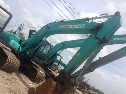 ขายแม๊กโครKOBELCO SK  200-YN07รถสวยพร้อมใช้เอกสารเล่มทะเบียนรถบ้านคับ