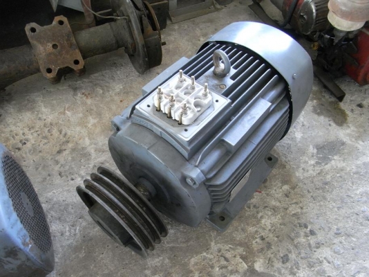 ขายมอเตอร์ VEM 25 HP. 1400 RPM. made in Germany สภาพสวย พร้อมใช้งาน ขายมอเตอร์ VEM 25 HP. 1400 RPM. made in Germany สภาพสวย พร้อมใช้งาน