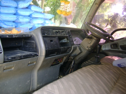 ขายรถ 6 ล้อ MITSUBISHI  CANTER ด่วน!