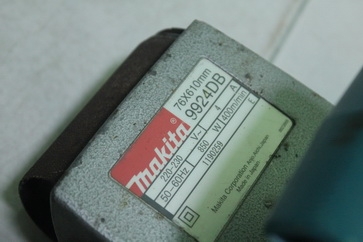 เครื่องขัดกระดาษทรายแบบสายพาน(รถถัง) makita รุ่น9924DBสภาพดีครับ เครื่องขัดกระดาษทรายแบบสายพาน(รถถัง) makita รุ่น9924DBสภาพดีครับ