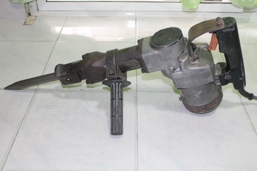 เครื่องสกัดคอนกรีตไฟฟ้าmakitaรุ่นHM1201 สภาพพร้อมใช้งานครับ