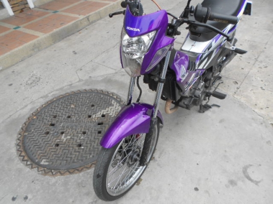 Honda-sonic 125 สภาพสวยมาก ชุดสีเนียน เครื่องดีมากก