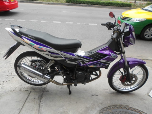 Honda-sonic 125 สภาพสวยมาก ชุดสีเนียน เครื่องดีมากก