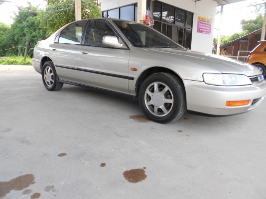 ขายรถแอกคอดปี1996เกียร์ออโต้แอร์เย็น เครื่องดี ยางสวยทุกเส้น