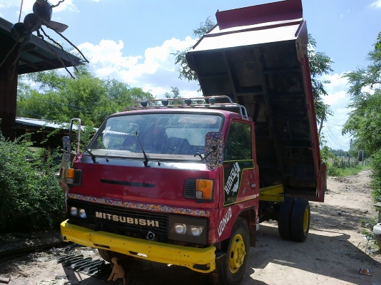 ขาย6ล้อ mitsubishi ดั้ม 5 คิว เครื่อง4BE1 110แรงม้า บรรยายด้วยภาพครับ