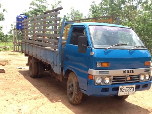 ขายด่วน TL100 เครื่อง 4bc2 แคชชีเดิ่มยางคู่หน้าใหม่ยางหลังพอใช้ทะเบียนม.79