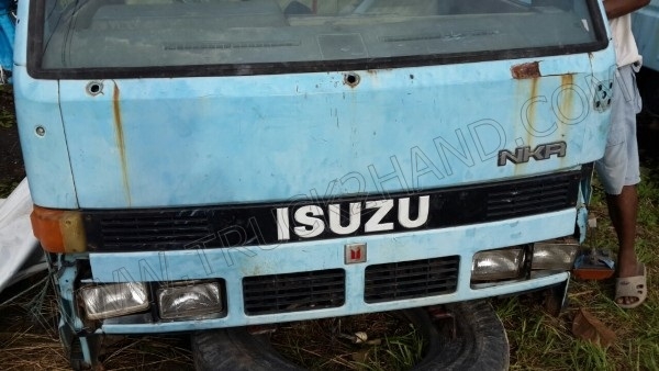 หัวเก๋ง ยี่ห้อ ISUZU รุ่น NKR อุปกรณ์ครบ หัวเก๋ง ยี่ห้อ ISUZU รุ่น NKR อุปกรณ์ครบ