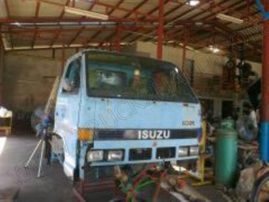หัวเก๋ง ยี่ห้อ ISUZU รุ่น NKR อุปกรณ์ครบ