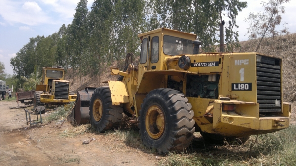 ขายรถตัก VOLVO BM