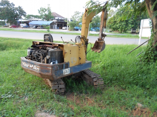 รถจอดเป็นปี ขายรถแบคโฮ PC30 ยันม้า ขายตามสภาพ   จอดนานครับไม่ได้ใช้งานเลยลองติดเครืองใช้งานดู