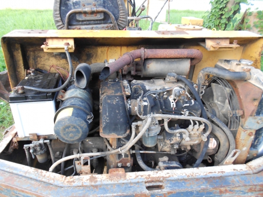 รถจอดเป็นปี ขายรถแบคโฮ PC30 ยันม้า ขายตามสภาพ   จอดนานครับไม่ได้ใช้งานเลยลองติดเครืองใช้งานดู