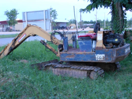 รถจอดเป็นปี ขายรถแบคโฮ PC30 ยันม้า ขายตามสภาพ   จอดนานครับไม่ได้ใช้งานเลยลองติดเครืองใช้งานดู