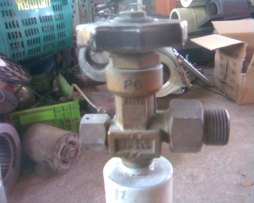 ถังออกซิเจนสภาพพร้อมใช้งานครับเป็นรุ่นอ้วนครับตัวนี้สวยๆครับราคานี้คุ้มครับ ถังออกซิเจนสภาพพร้อมใช้งานครับเป็นรุ่นอ้วนครับตัวนี้สวยๆครับราคานี้คุ้มครับ