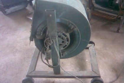 ตัวเป่าควันลมแรงดีครับสภาพพร้อมใช้งานครับสวยๆครับมีล้อหมุนเคลื่อนที่ง่ายครับราคานี้คุ้มครับ