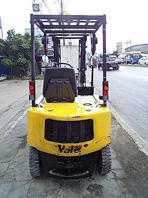 ขายรถยก1 ตัน  เครื่องเบนซิน  เกียร์ออโต้ กระบอกคู่  เสาสูง 3 เมตร  พวงมาลัยเพาเว่อร์  สีเดิมจากนอก นำเข้าจากญี่ปุ่น ใช้งานได้ทันที