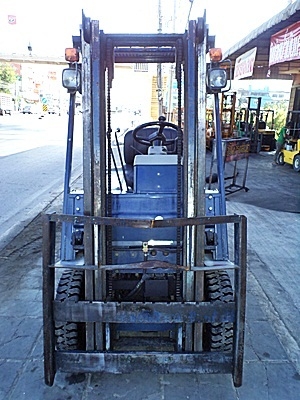 ขายรถยกโคมัสสึ 1 ตัน รุ่น15 เครื่องเบนซิน  เกียร์ออโต้  กระบอกคู่ เสาสูง 3 เมตร  ยางตันใหม่ พวงมาลัยเพาเว่อร์  สีเดิมจากนอก นำเข้าจากญี่ปุ่น ใช้งานได้ทันที