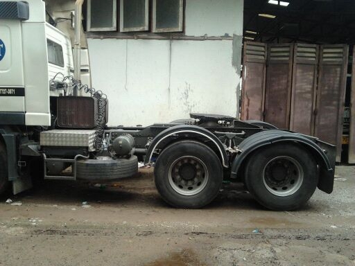 VOLLVO หัวราก 380 แรง 2 เพลา รถน้ำมัน มี 2 หัว รถปี 48 VOLLVO หัวราก 380 แรง 2 เพลา รถน้ำมัน มี 2 หัว รถปี 48