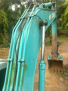 KOBELCO  SK200  MARK 8  ชั่วโมงงาน  22000  ไฟ้ฟ้าครบ เอวแน่น  ช่วงล่างเต็ม