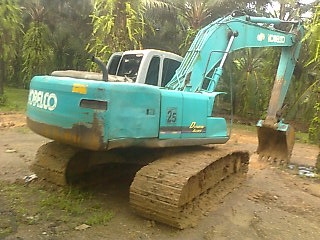 KOBELCO  SK200  MARK 8  ชั่วโมงงาน  22000  ไฟ้ฟ้าครบ เอวแน่น  ช่วงล่างเต็ม