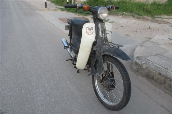 ขาย C90 เครื่องเดิมมีเล่มทะเบียนพร้อมชุดโอน (จัดส่งได้ครับ)