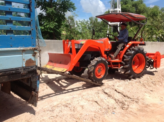 ปัญญาแทรคเตอร์มาแล้ว...จัดมาให้ครับ คูโบต้า L3408 ใบมีดคานบน โรตาลี่โชคชัย เล่มทะเบียนพร้อม