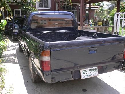 ขายกระบะ FORD RANGER 2.5 XLT SUPERCAB ปี 2002 สีน้ำเงิน เกียร์ธรรมดา พวงมาลัยเพาเวอร์