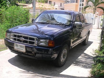 ขายกระบะ FORD RANGER 2.5 XLT SUPERCAB ปี 2002 สีน้ำเงิน เกียร์ธรรมดา พวงมาลัยเพาเวอร์