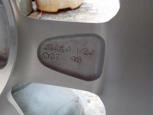 เสาร์นี้มา 2 ชุดจอง มัดจำก่อนครับขายล้อแม็ก มิตซูบิชิ มิราจ2013 ขอบ 14  ใหม่