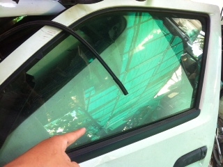 -ขายกระจกรถตู้และตู้แอร์ของ Commuter ตัวใหม่