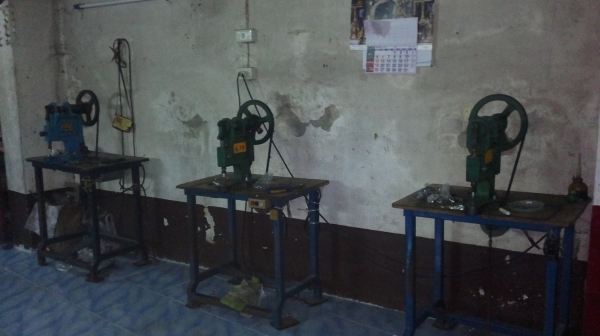 เครื่องปั้มกระดุม ตอกกระดุม