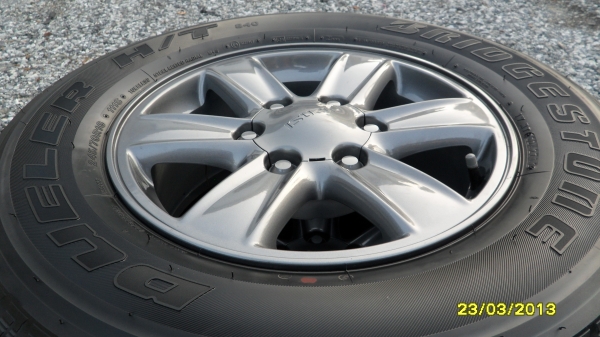 ขายแม็กALL NEW ISUZU D-MAX X-SERIES  6รูขอบ16 พร้อมยางบริสโตร์ 245/70R16 ปี12 ดอกยางสวยๆ 1 ชุด