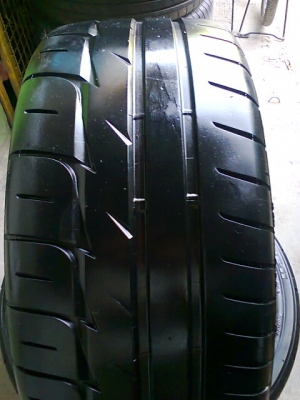 ขายยาง 235 40 18 บิสโตน RE11 japan 1คู่ 4800 0806260417