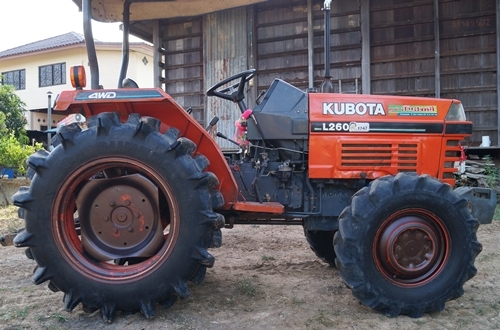 ขายรถไถ KUBOTA L2605 พร้อมผาน 5*20 พร้อมใช้งาน ขายรถไถ KUBOTA L2605 พร้อมผาน 5*20 พร้อมใช้งาน