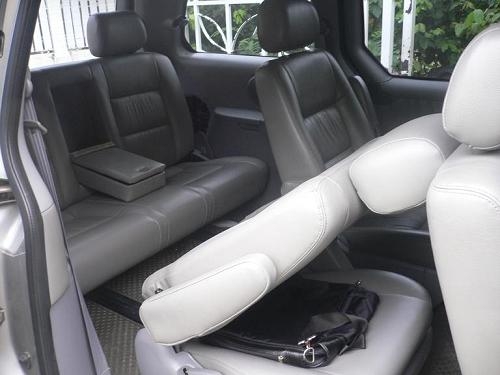 ขายรถ KIA CARNIVAL 2.4 GS สีเทา เกียร์ออโต้ ปี 2003 รถพร้อมใช้