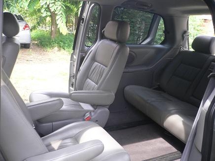 ขายรถ KIA CARNIVAL 2.4 GS สีเทา เกียร์ออโต้ ปี 2003 รถพร้อมใช้