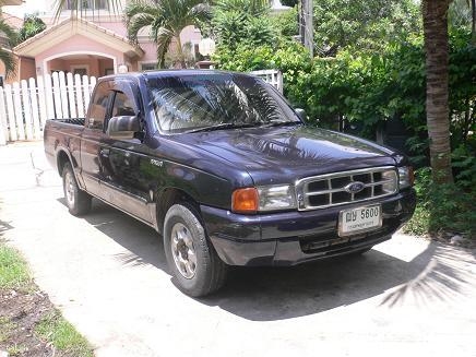ขายกระบะ FORD RANGER 2.5 XLT SUPERCAB ปี 2002 สีน้ำเงิน เกียร์ธรรมดา พวงมาลัยเพาเวอร์