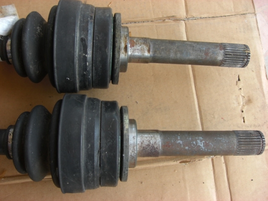 ขาย เพลาขับหน้า pajero เหลี่ยม