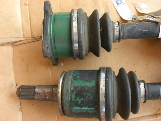 ขาย เพลาขับหน้า pajero เหลี่ยม