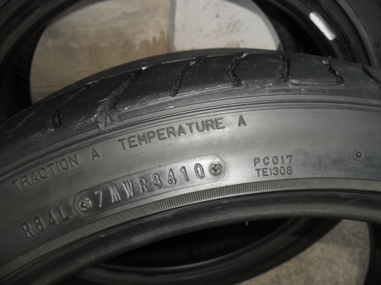 ยาง DUNLOP 205/45R17 ปี10 สวยๆ 4 เส้น ราคา 2800 บาท