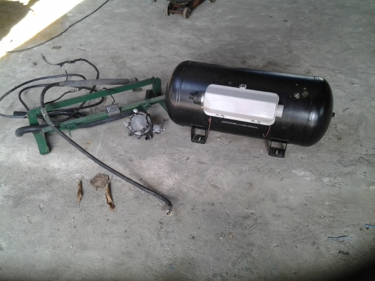 ขายชุดถังแก๊ส LPG ยังใหม่อยู่ครับ แต่เกิดอุบัติเหตุ ติดได้ไม่นาน 5,000 บาท