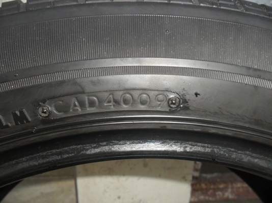 ยาง BRIDGESTONE 215/55R17 ปี09 สวยๆ 1 คู่ ราคา 1700 บาท ยาง BRIDGESTONE 215/55R17 ปี09 สวยๆ 1 คู่ ราคา 1700 บาท