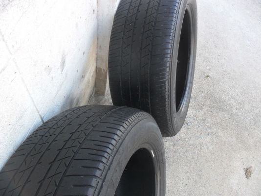 ยาง BRIDGESTONE 215/55R17 ปี09 สวยๆ 1 คู่ ราคา 1700 บาท ยาง BRIDGESTONE 215/55R17 ปี09 สวยๆ 1 คู่ ราคา 1700 บาท