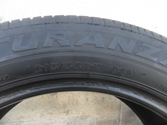 ยาง BRIDGESTONE 215/55R17 ปี09 สวยๆ 1 คู่ ราคา 1700 บาท ยาง BRIDGESTONE 215/55R17 ปี09 สวยๆ 1 คู่ ราคา 1700 บาท