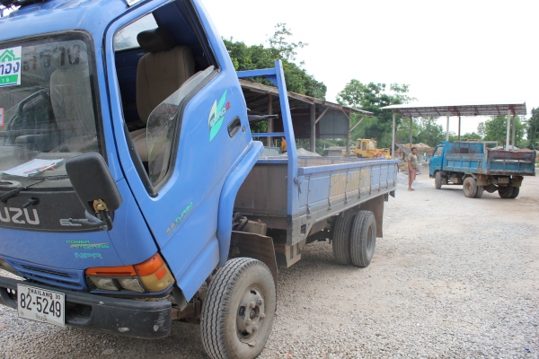 รถหกล้อ กลาง ISUZU  4สูบ 100 แรงม้า ยาว 4.20 เครื่องรุ่นใหม่ 4 B22 ใช้งานดีมาก เล่มทะเบียนพร้อม