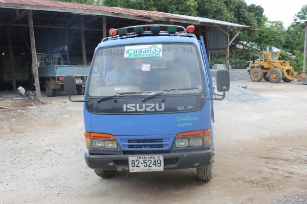 รถหกล้อ กลาง ISUZU  4สูบ 100 แรงม้า ยาว 4.20 เครื่องรุ่นใหม่ 4 B22 ใช้งานดีมาก เล่มทะเบียนพร้อม