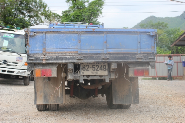 รถหกล้อ กลาง ISUZU  4สูบ 100 แรงม้า ยาว 4.20 เครื่องรุ่นใหม่ 4 B22 ใช้งานดีมาก เล่มทะเบียนพร้อม