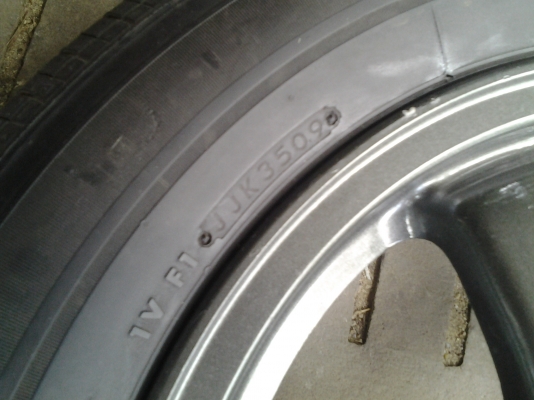 skyline ขอบ16 พร้อมยางขายถูกๆ skyline ขอบ16 พร้อมยางขายถูกๆ