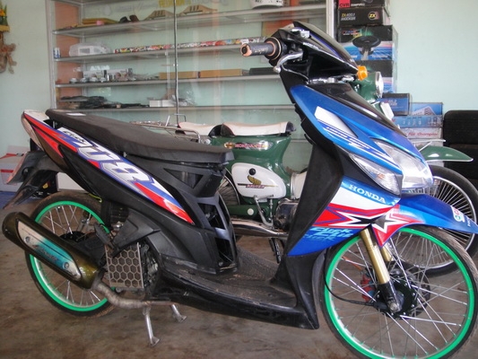 ขาย Honda Click  สีน้ำเงิน-ดำ สภาพสวยพร้อมใช้งาน