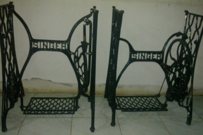 ขาจักรใยแมงมุมงานเก่าของซิงเกอร์งานสวยๆๆครับสภาพเดิมๆครับ  ไม่ใช่งานเลียนแบบครับ  หายากแล้วครับ  ราคานี้ผมพร้อมส่งให้ครับ